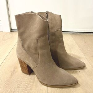 Steve Madden Jarvis tan suede boots